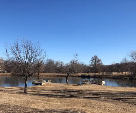 A photo of Hunter Park pond in Tulsa, OK.